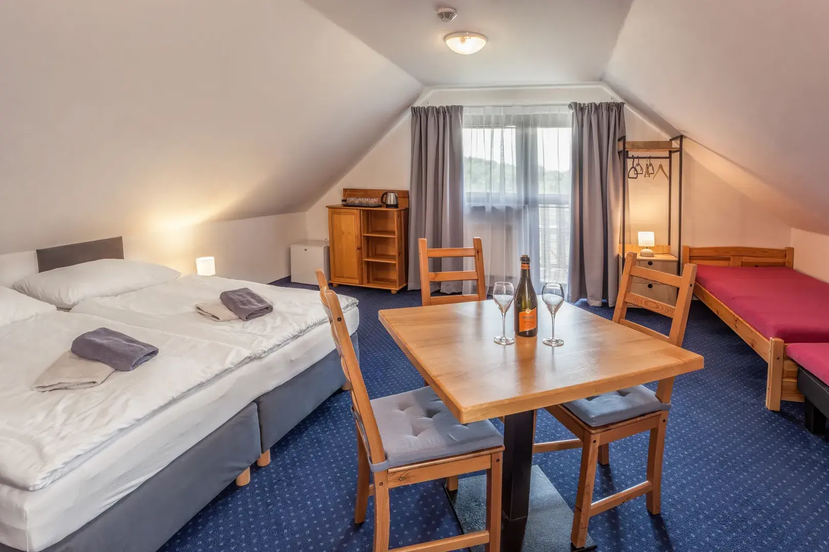 Třílůžkový pokoj 2