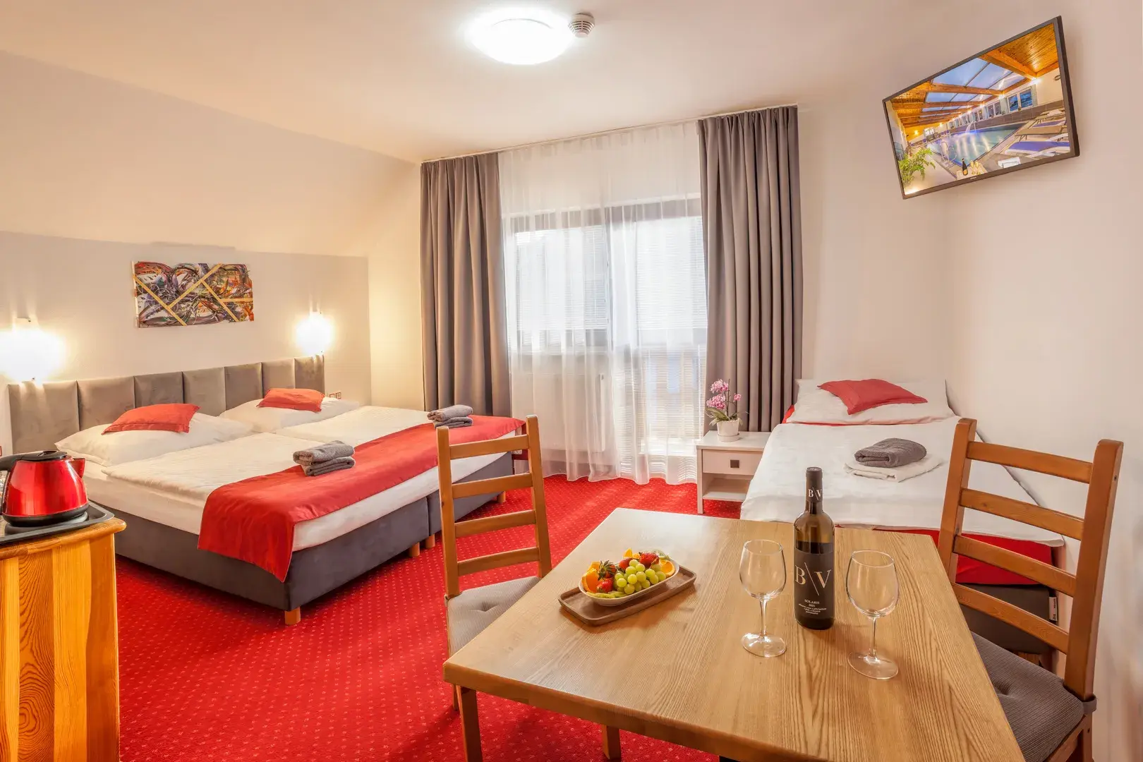 Třílůžkový červený 2